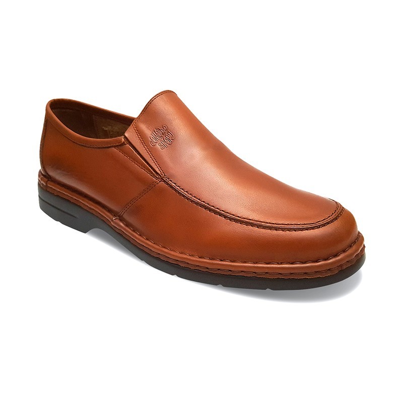 Natural leather moccasin in leather color.