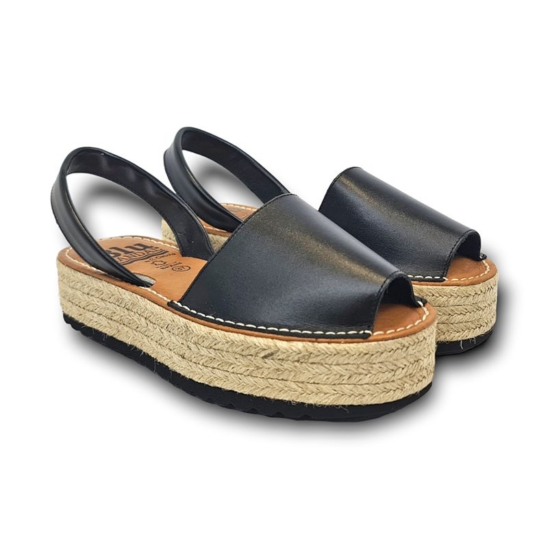MENORQUINA 16201 INDIA IN BLACK LEATHER.