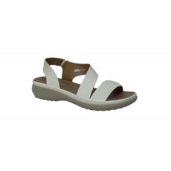 WIDE WHITE SANDAL