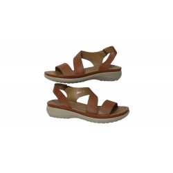 WIDE BROWN SANDAL