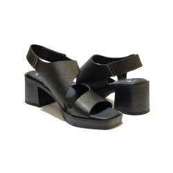 BLACK LEATHER HEEL SANDAL: 15069