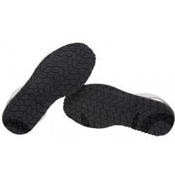 NON-SLIP RUBBER SOLE.