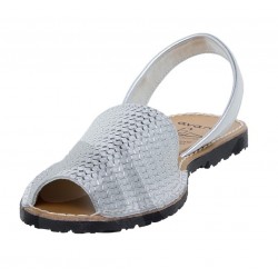 MENORQUINA: 522AV LOW SANDAL NATURAL LEATHER IN SILVER.