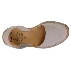 MENORQUINA: 525AV LOW NATURAL LEATHER SANDAL IN BEIGE.